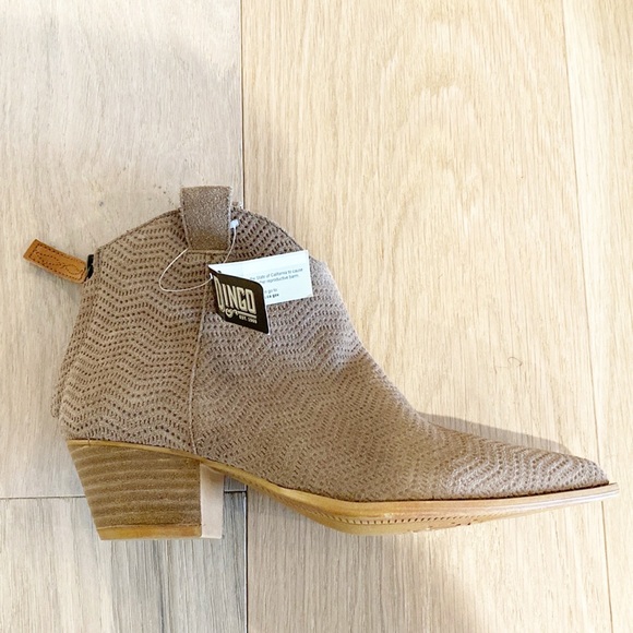 NWOB Dingo Kuster Taupe Suede Western Booties - Picture 2 of 15